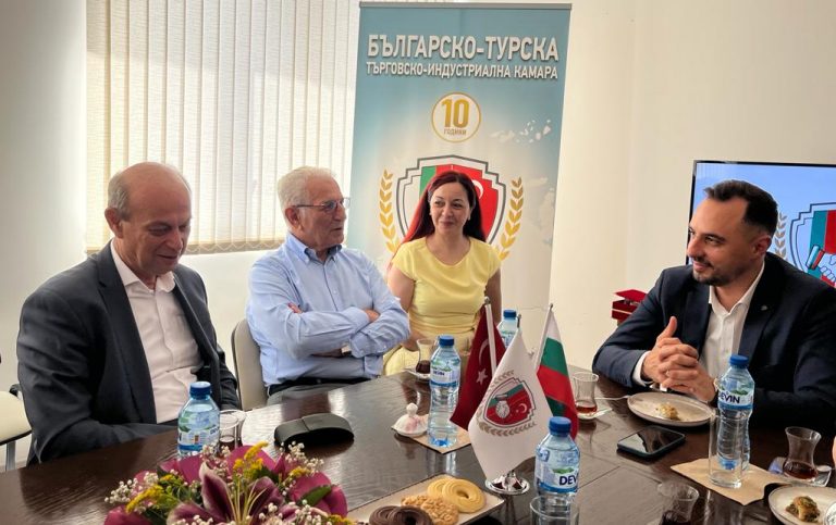 Среща в Камарата