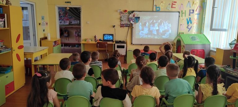 „Традиции по Еньовден“ разкриха тайнствата на магичния празник