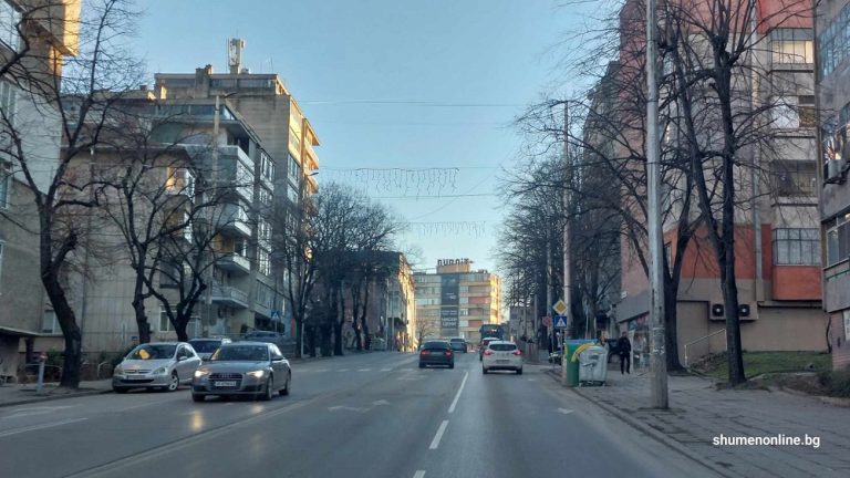 Отпушват трафика със забрана за паркиране
